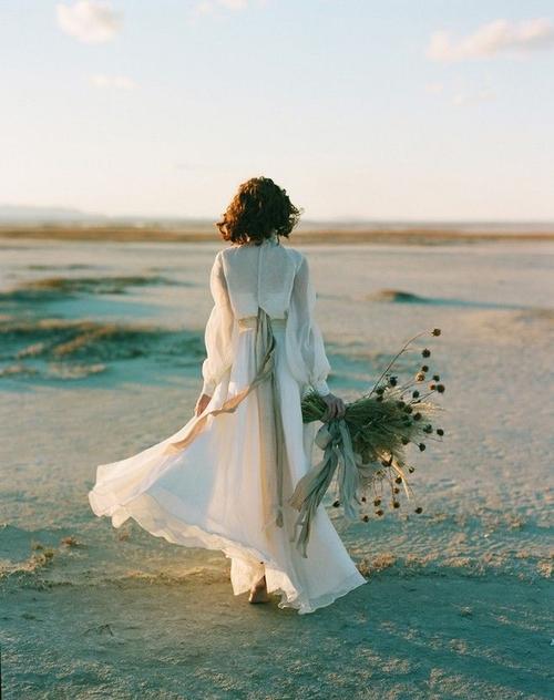 密室逃脱之深红色房间