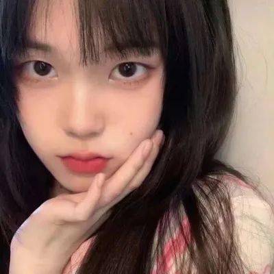 女生没电脑每天在电竞馆学习获免单